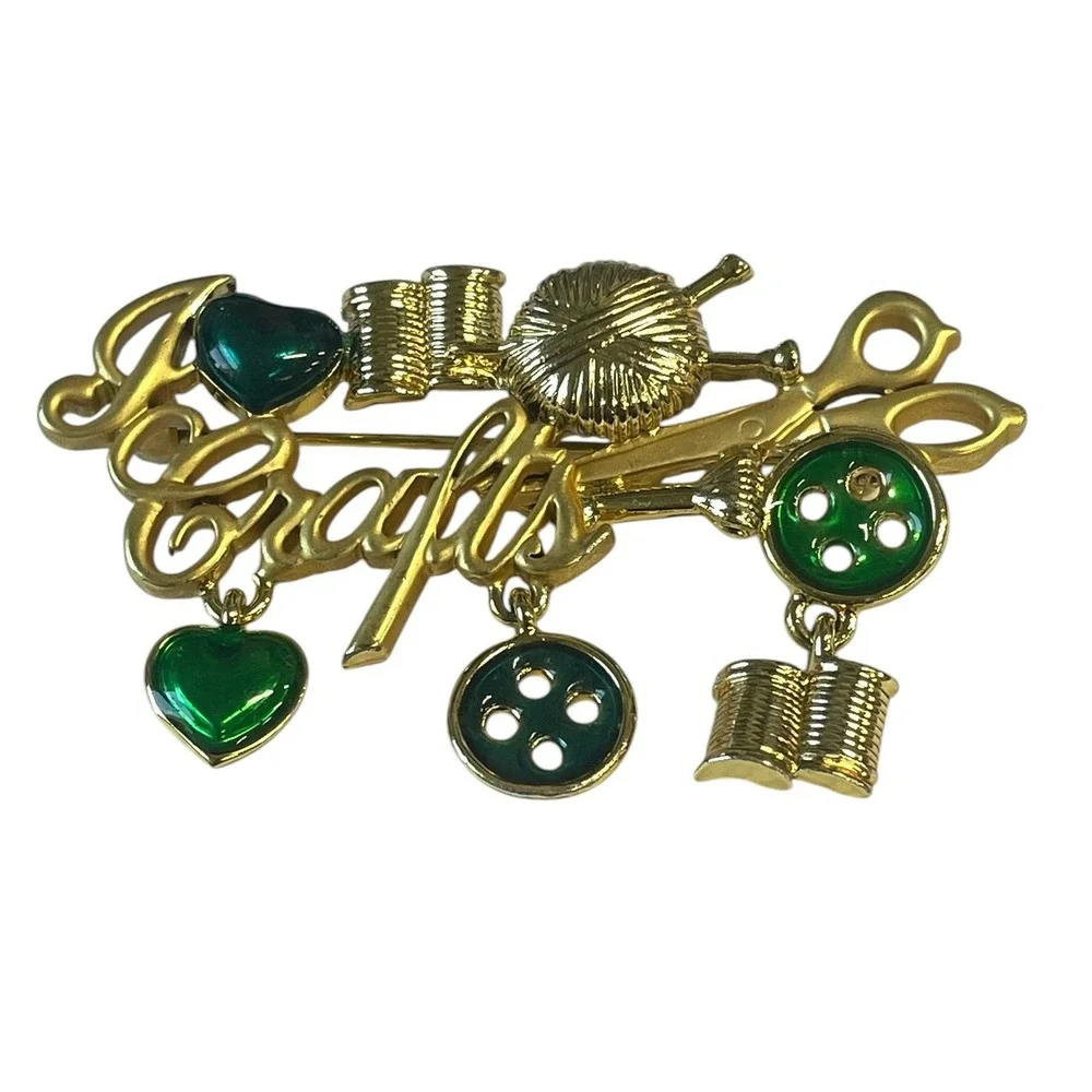 Brooch Pin Women Gold‎ Green I Heart Crafts Sewing Knitting Novelty